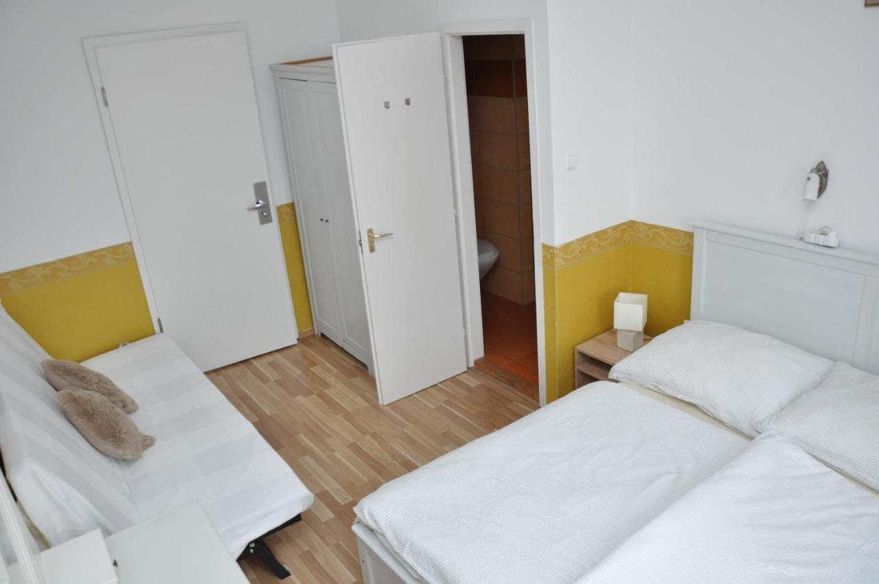 Gloriett Panzio Bed & Breakfast Fertoboz Luaran gambar