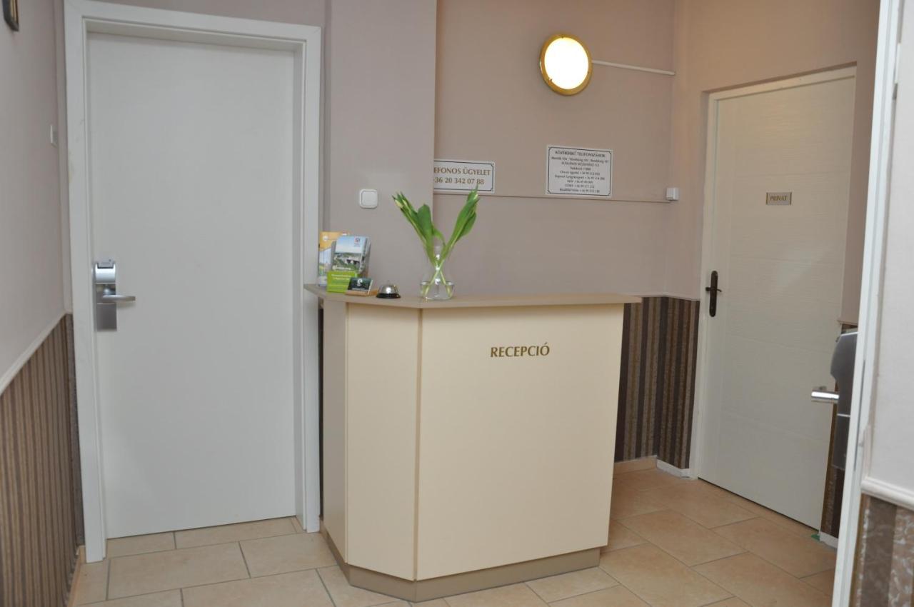 Gloriett Panzio Bed & Breakfast Fertoboz Luaran gambar