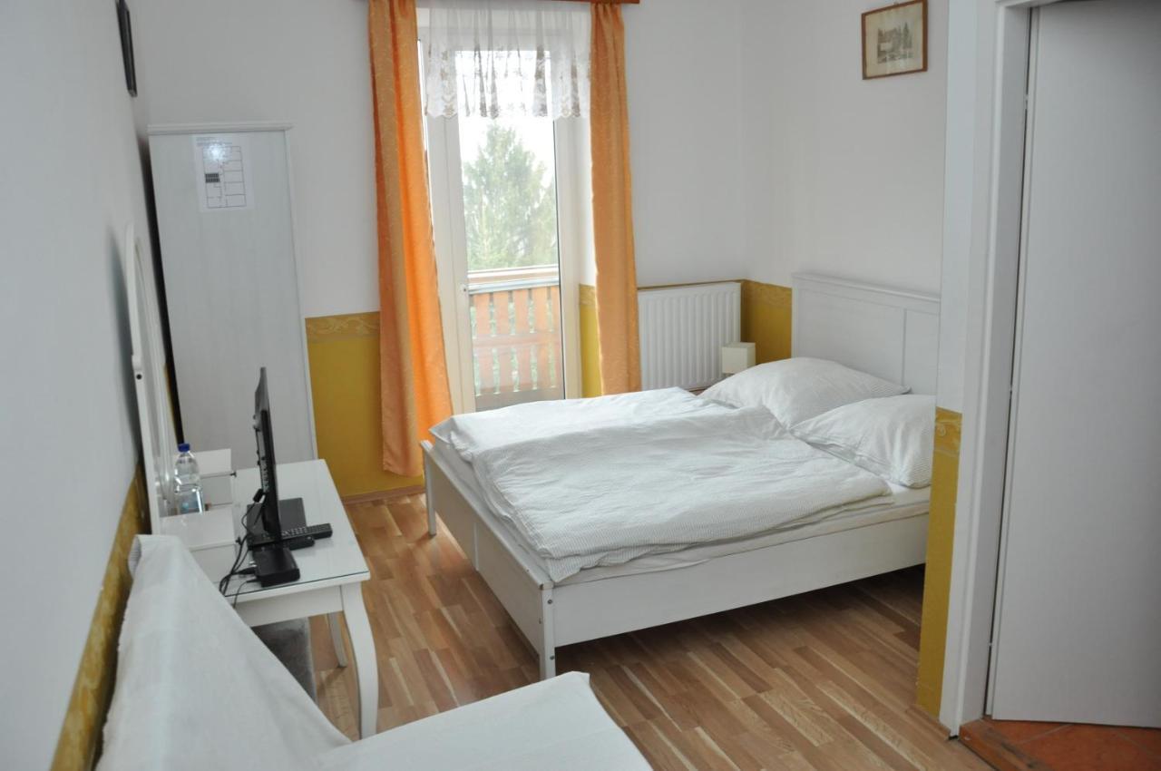 Gloriett Panzio Bed & Breakfast Fertoboz Luaran gambar