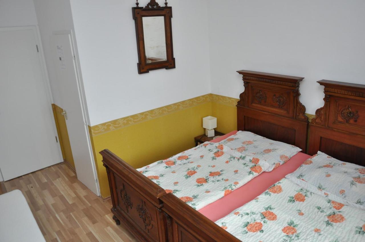 Gloriett Panzio Bed & Breakfast Fertoboz Luaran gambar