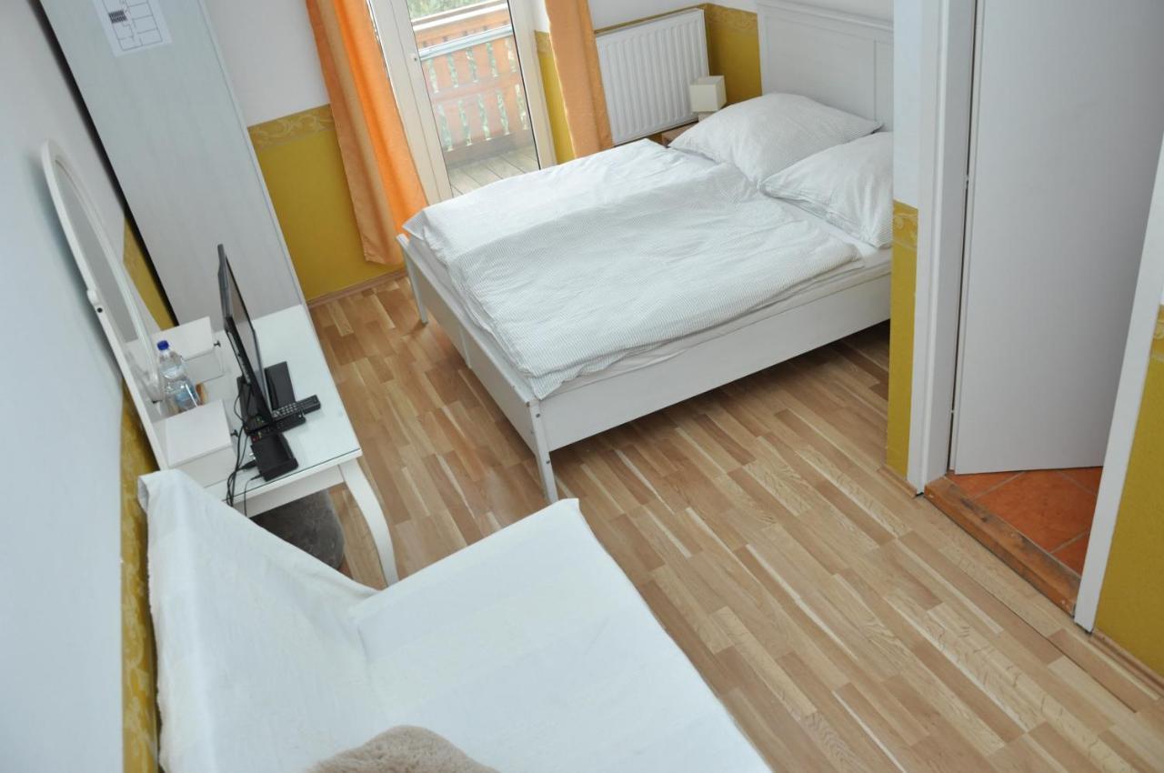 Gloriett Panzio Bed & Breakfast Fertoboz Luaran gambar
