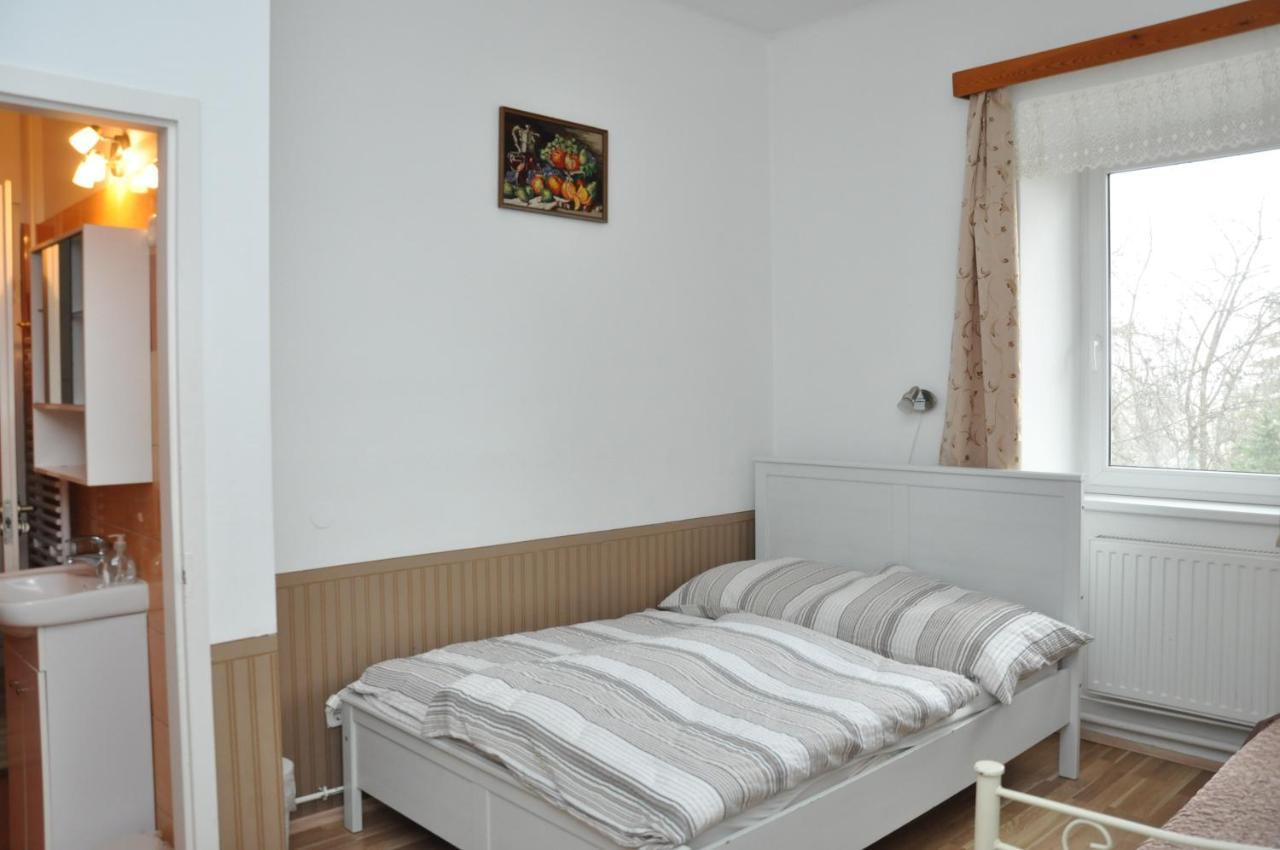 Gloriett Panzio Bed & Breakfast Fertoboz Luaran gambar