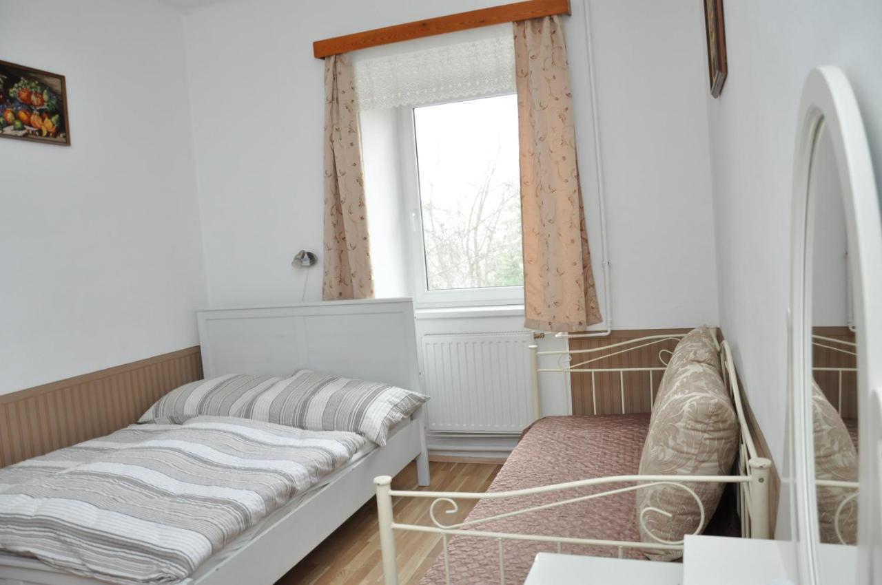 Gloriett Panzio Bed & Breakfast Fertoboz Luaran gambar