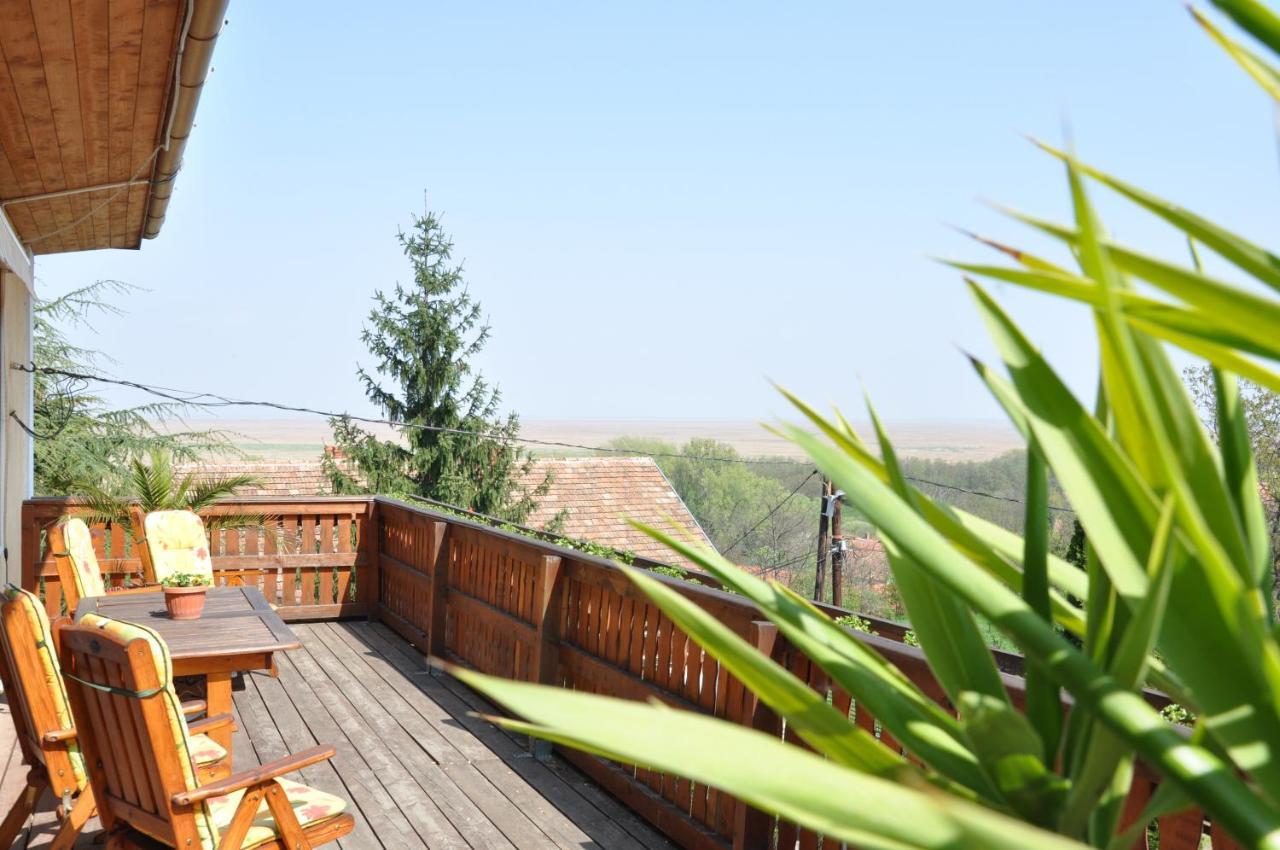 Gloriett Panzio Bed & Breakfast Fertoboz Luaran gambar