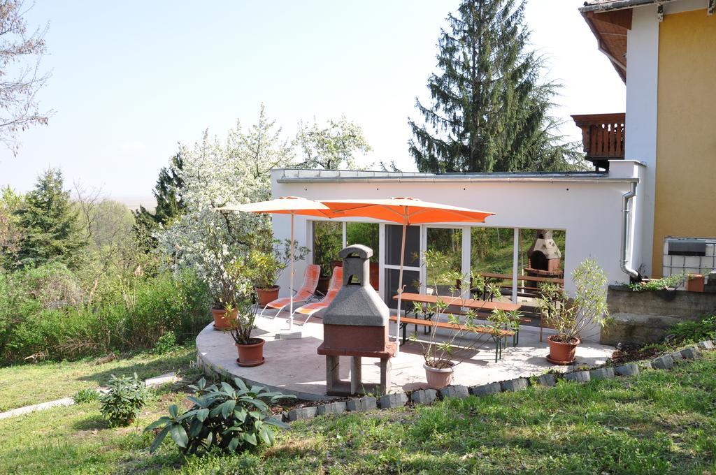 Gloriett Panzio Bed & Breakfast Fertoboz Luaran gambar