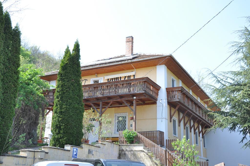 Gloriett Panzio Bed & Breakfast Fertoboz Luaran gambar
