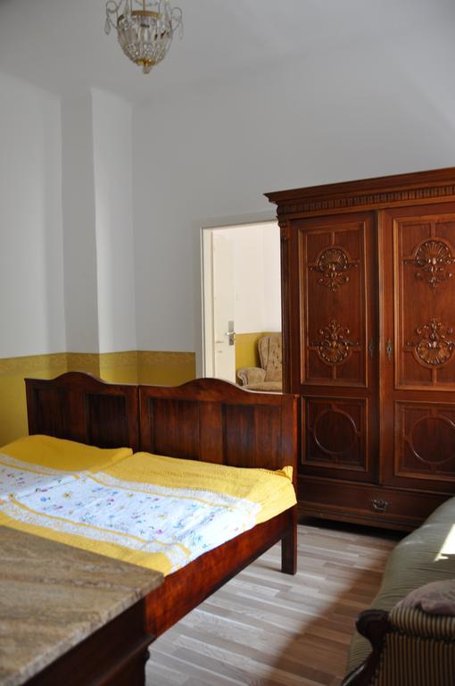 Gloriett Panzio Bed & Breakfast Fertoboz Bilik gambar