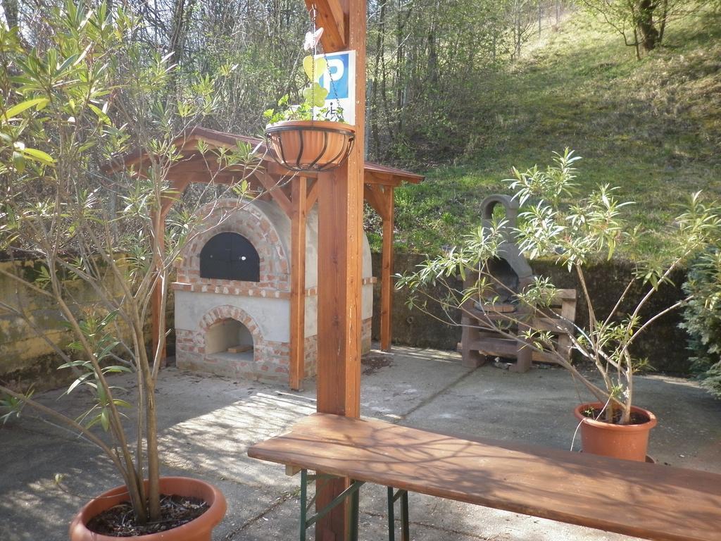 Gloriett Panzio Bed & Breakfast Fertoboz Luaran gambar