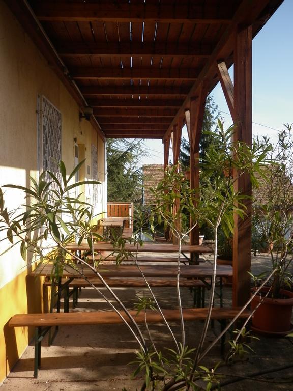 Gloriett Panzio Bed & Breakfast Fertoboz Luaran gambar